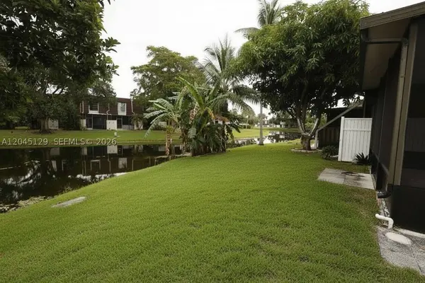 8985 Palm Tree Ln #8985, Pembroke Pines, FL 33024