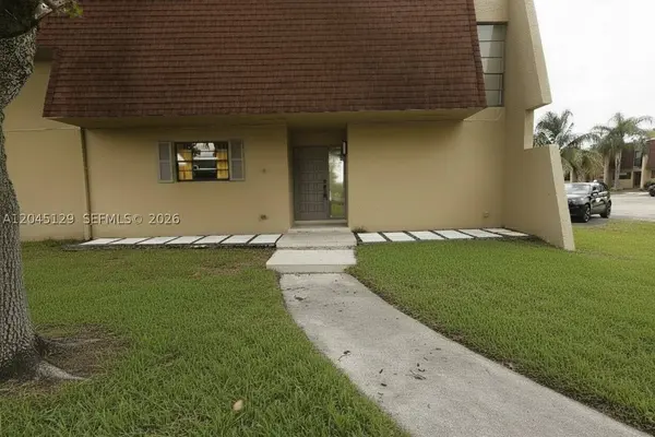 8985 Palm Tree Ln #8985, Pembroke Pines, FL 33024