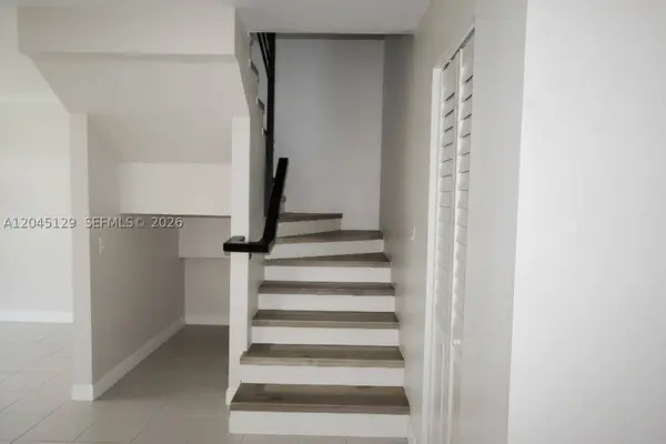 8985 Palm Tree Ln #8985, Pembroke Pines, FL 33024