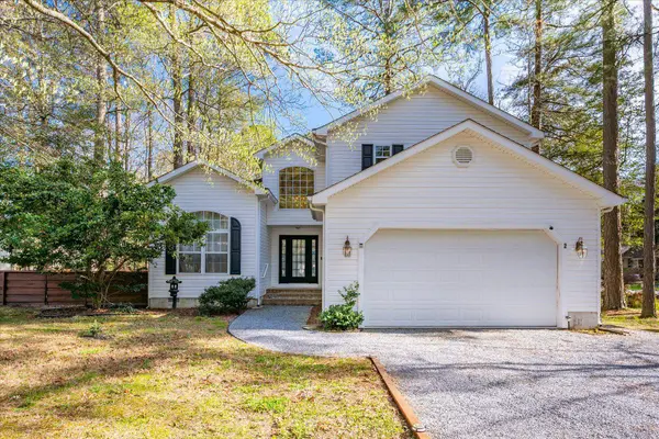 2 MOONRAKER RD