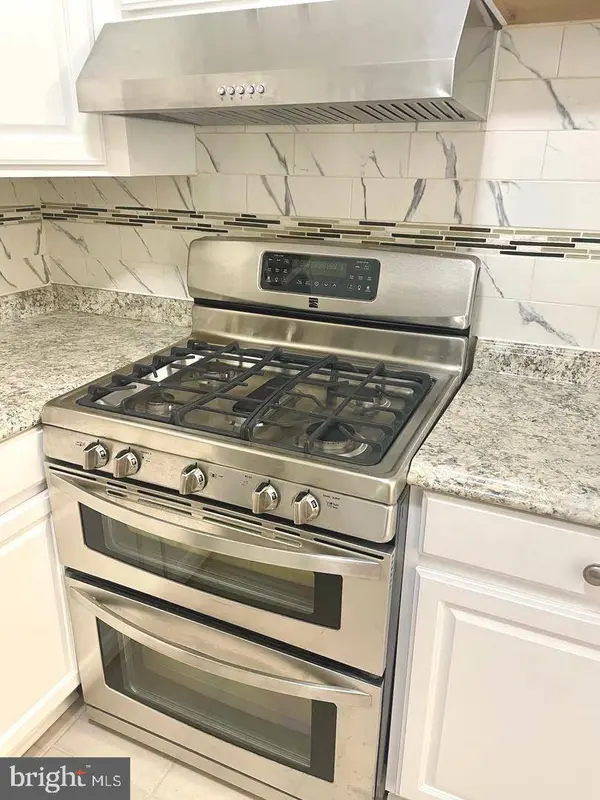 3807 SWANN RD #101, Suitland, MD 20746