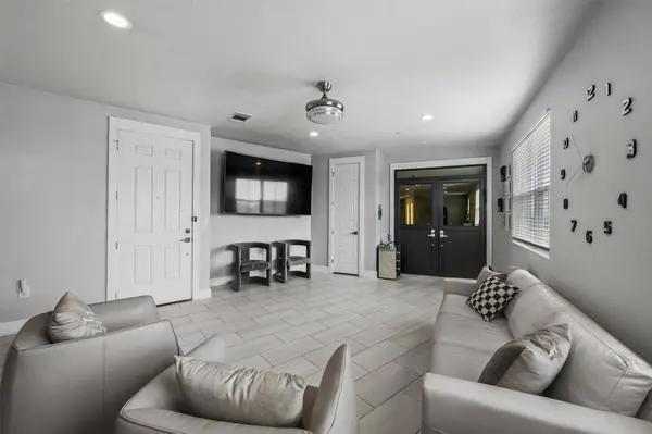 251 S Mill ST #380, Lewisville, TX 75057