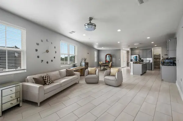 251 S Mill ST #380, Lewisville, TX 75057