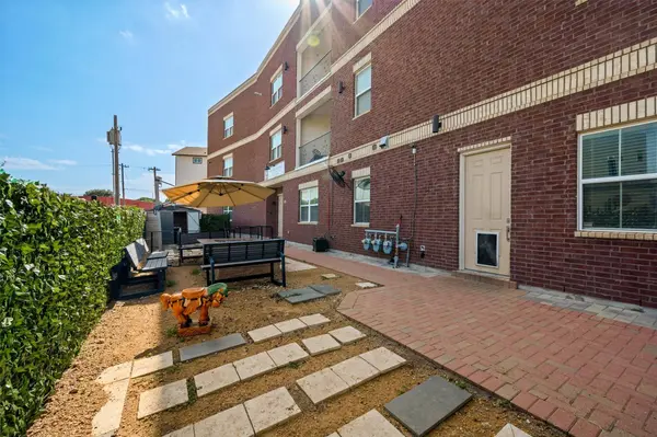 251 S Mill ST #380, Lewisville, TX 75057