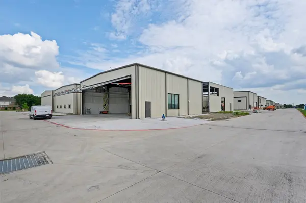 9400 Airbus LN, Mckinney, TX 75071