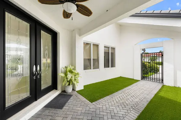 8268 BOB O LINK, West Palm Beach, FL 33412