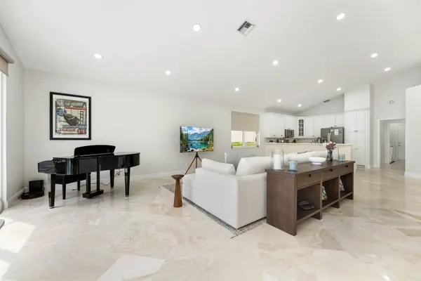 8268 BOB O LINK, West Palm Beach, FL 33412