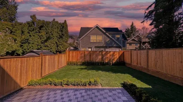 2373 W 7th ST, Vancouver, BC V6K 1Y4
