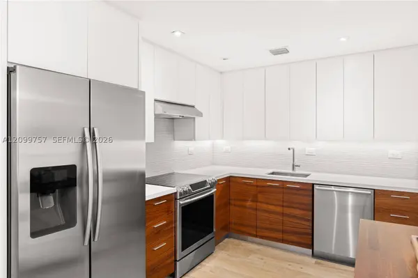 5555 Collins Ave #17J, Miami Beach, FL 33140
