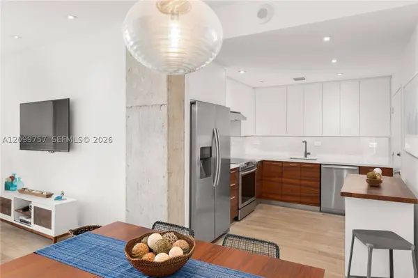 5555 Collins Ave #17J, Miami Beach, FL 33140