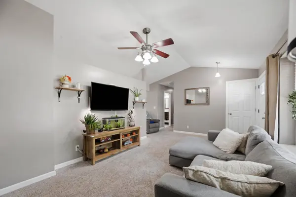 221 E Bradbury St, Rose Hill, KS 67133