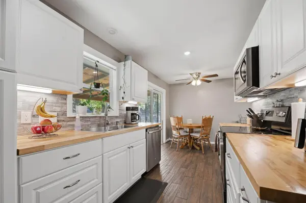 221 E Bradbury St, Rose Hill, KS 67133