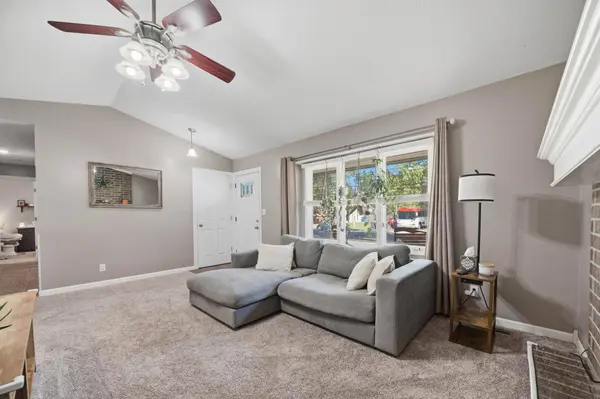 221 E Bradbury St, Rose Hill, KS 67133