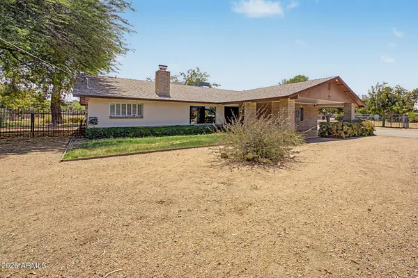 4835 W PORT AU PRINCE Lane, Glendale, AZ 85306
