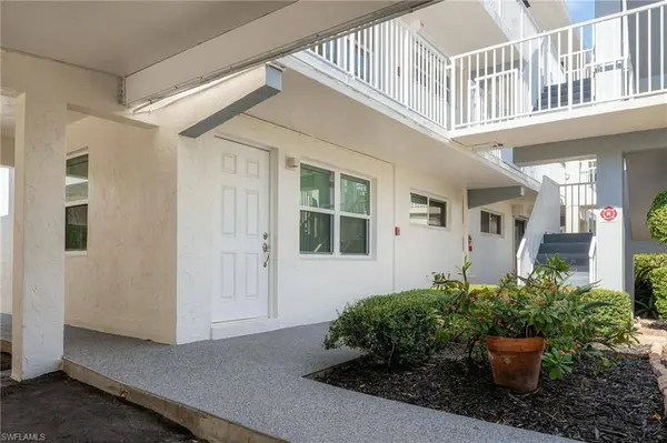 1100 8th AVE S #105A, Naples, FL 34102