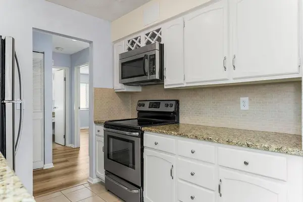 10106 W 96th-#C TER, Overland Park, KS 66214