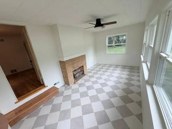 400 W 86th TER, Kansas City, MO 64114