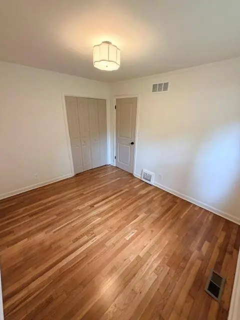 400 W 86th TER, Kansas City, MO 64114