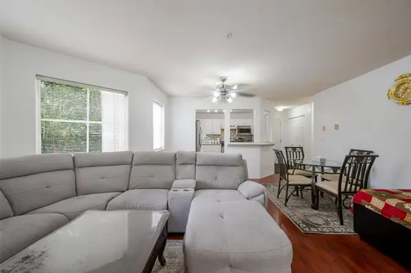 2435 Center ST #302, Abbotsford, BC V2T 2N4
