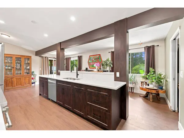 10425 YOUNG ROAD|Fairfield Island, Chilliwack, BC V2P8C4