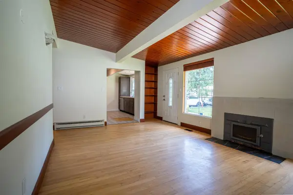 9714 131 ST, Surrey, BC V3T 3P3