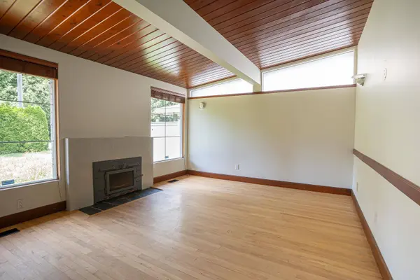 9714 131 ST, Surrey, BC V3T 3P3
