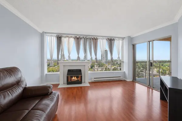 14881 103a AVE #1701, Surrey, BC V3R 0M5