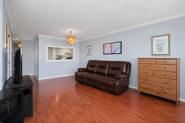 14881 103a AVE #1701, Surrey, BC V3R 0M5