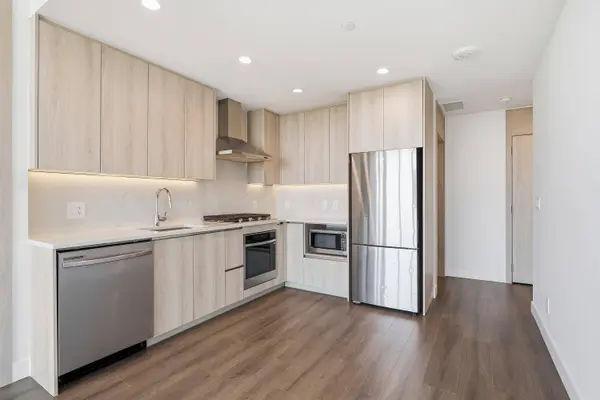 10750 135a ST #2908, Surrey, BC V3T 0V4