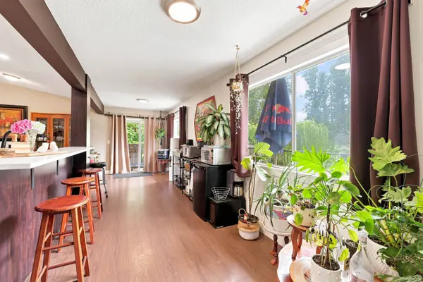 10425 Young RD, Chilliwack, BC V2P 8C4