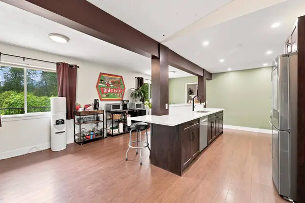 10425 Young RD, Chilliwack, BC V2P 8C4
