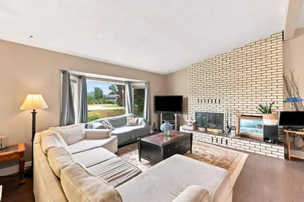 10425 Young RD, Chilliwack, BC V2P 8C4