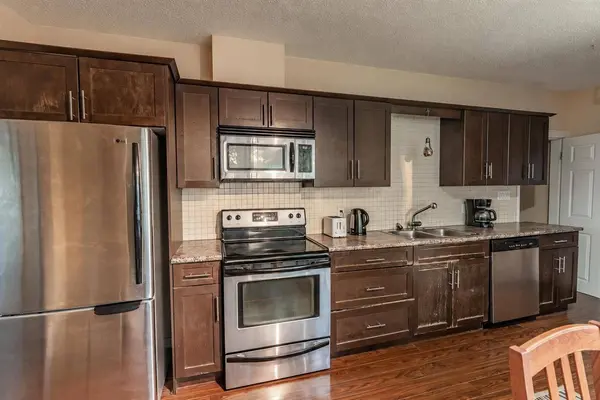 9704 131 ST, Surrey, BC V3T 3P3