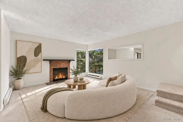 10511 HOLLY PARK LANE, Surrey, BC V3R6X8