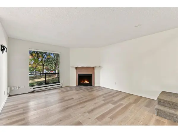 14803 HOLLY PARK LANE, Surrey, BC V3R6Y1