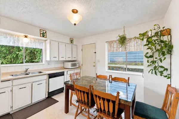 8182 116 STREET, Delta, BC V4C5T9