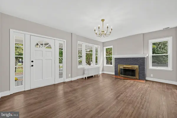 20 SPRING ST, Carneys Point, NJ 08069