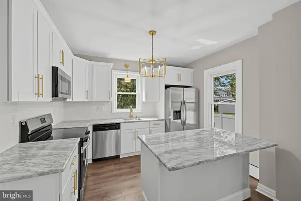 20 SPRING ST, Carneys Point, NJ 08069