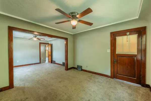 1331 E Saveland AVENUE, Milwaukee, WI 53207