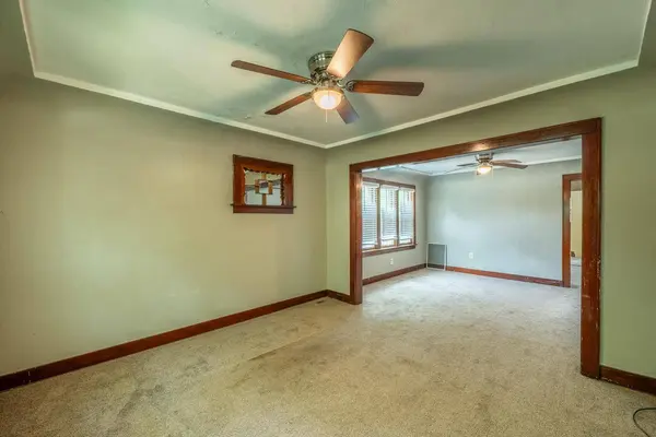 1331 E Saveland AVENUE, Milwaukee, WI 53207