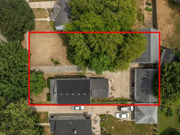 1331 E Saveland AVENUE, Milwaukee, WI 53207