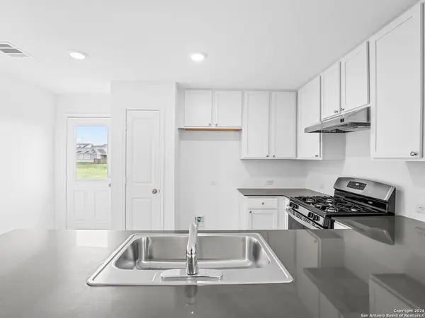 13931 WOOL PARK, San Antonio, TX 78252-4618