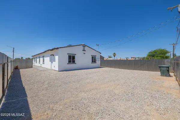 1370 N Alvernon Way, Tucson, AZ 85712