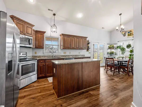 136 Manor House Lane, Chesnee, SC 29323