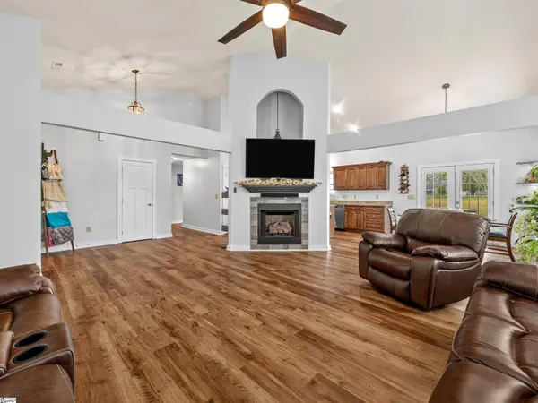 136 Manor House Lane, Chesnee, SC 29323