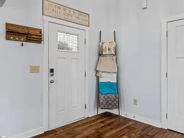 136 Manor House Lane, Chesnee, SC 29323