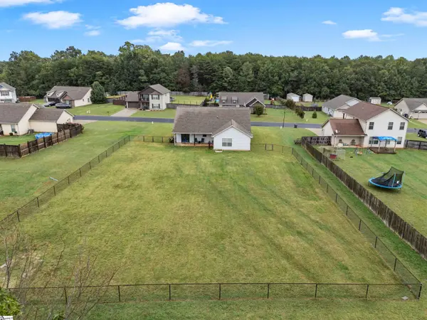 136 Manor House Lane, Chesnee, SC 29323