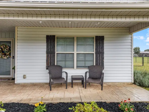 136 Manor House Lane, Chesnee, SC 29323