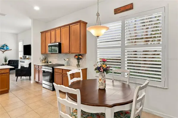 1 SAILFISH DR, Palm Coast, FL 32137