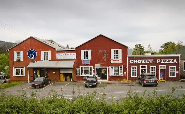 002-5087_Crozet_HD_2012_street_view_front_facade_VLR_online
